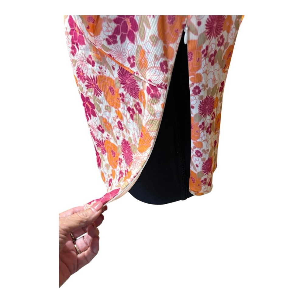 Ann Taylor top featuring a floral pattern with pink and orange colors. Size PM - Picture 5 of 8